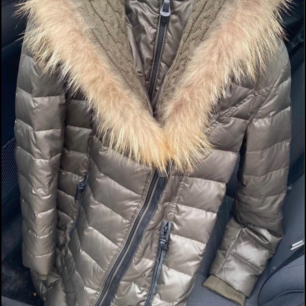 Very nice rudsak coat in very good condition. it's too big for me